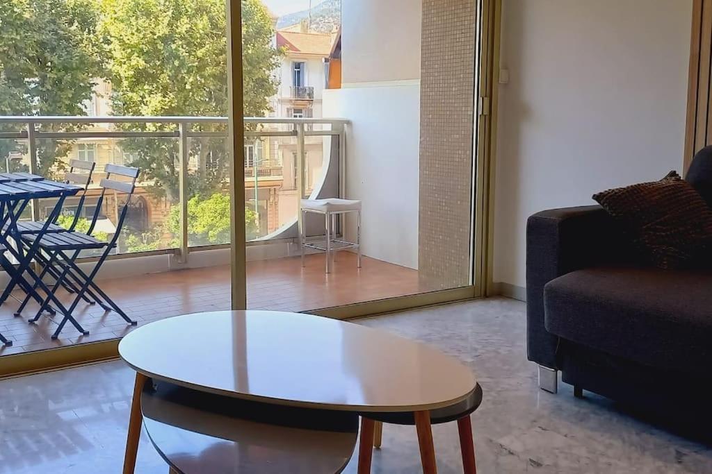 Immeuble Le Regency, Appartement 4 Pieces, 80 Metres De La Plage Menton Bagian luar foto