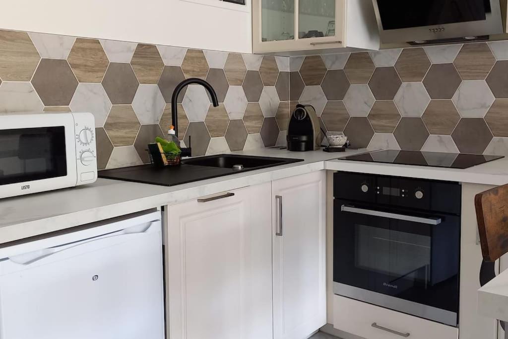 Immeuble Le Regency, Appartement 4 Pieces, 80 Metres De La Plage Menton Bagian luar foto